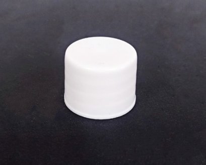 ฝาพลาสติกเรียบ คอ 20 สีขาว