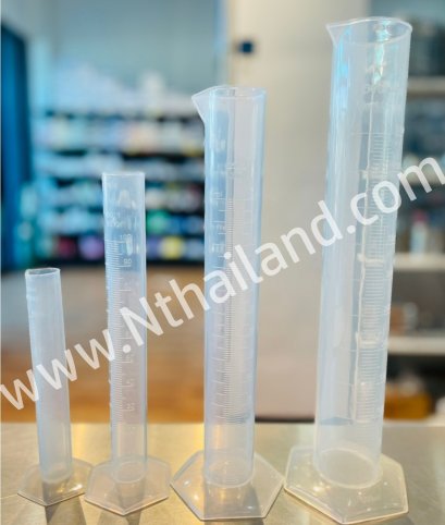 กระบอกตวงพลาสติกขนาดต่างๆ