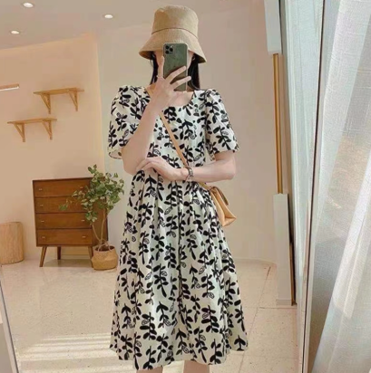 [[พร้อมส่ง]] ชุดเดรสลายดอกไม้สีขาวดำ