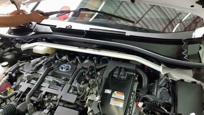 ค้ำหน้าบน Ultra Racing สำหรับ Toyota CHR 