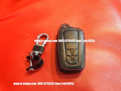 กระเป๋ากุญแจหนังดำด้ายแดงตรงรุ่น Toyota CH-R