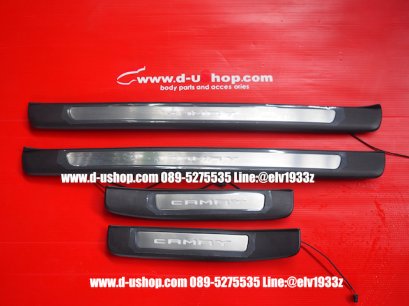 กาบบันไดมีไฟตรงรุ่นพื้นดำ Toyota Camry All New 2019