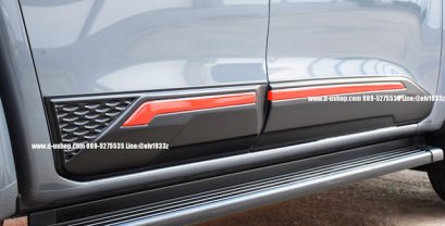 Bumper side door, black side with red trim, for Nissan NAVARA NEW 2021 model