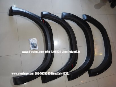 คิ้วล้อดำด้านรอบคัน Toyota REVO ทรงVazooma 