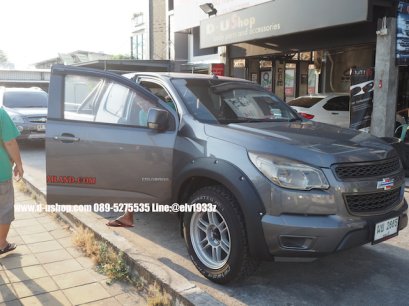 คิ้วล้อแต่งดำด้านรุ่นมีหมุด ตรงรุ่น Chevrolet Colorado All New 2012