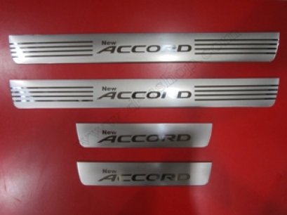 ชายบันได Accord