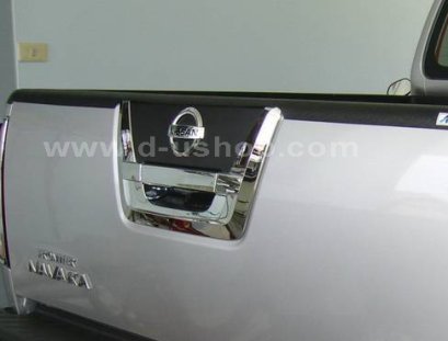 ครอบมือเปิดปิดท้ายรถโครเมียมแบบเต็ม Nissan Navara