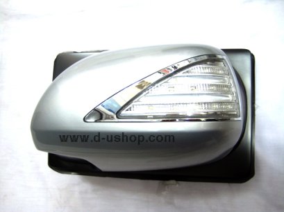 ครอบกระจกมองข้าง HIACE Commuter แบบมีไฟลายเบนซ์