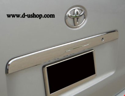คิ้วโครเมียมท้ายรถ HIACE Commuter