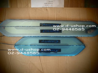 กาบบันไดมีไฟแสงสีฟ้า  Toyota Camry 2009-2011