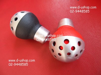 หัวเกียร์หนังรู Momo แดงดำ สำหรับรถทุกรุ่น