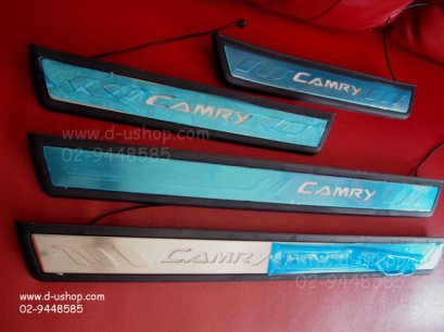 กาบบันไดมีไฟแสงสีฟ้า Toyota Camry 2012