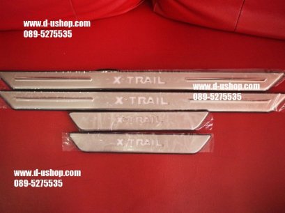 กาบบันไดมีไฟแสงสีฟ้า  X Trail New 2012