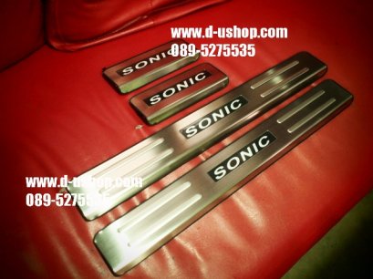 กาบบันไดมีไฟแสงสีฟ้า Chevrolet Sonic