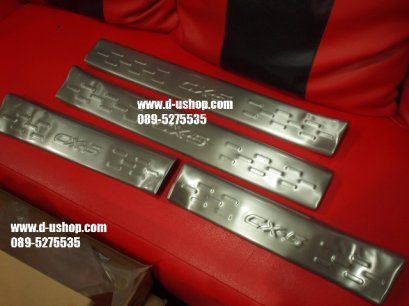 กาบบันไดสแตนเลสแบบครอบเต็มปั๊มนูน Mazda CX-5