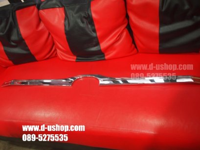 คิ้วฝากระโปรงหน้าโครเมียมตรงรุ่น Toyota Commuter 2013