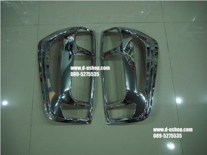 ครอบไฟท้ายโครเมียมตรงรุ่น Nissan Navara All New 2014