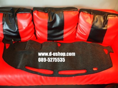 พรมปูคอนโซนหน้า Nissan Juke