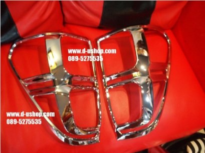 ครอบไฟท้ายหน้าโครเมียมตรงรุ่น Toyota REVO 2015