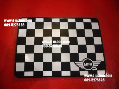 แผ่นรองกันลื่นลายหมากรุกขาวดำ สำหรับรถทุกรุ่น