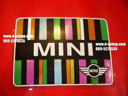 แผ่นรองกันลื่นลายPaul Smith สำหรับรถทุกรุ่น