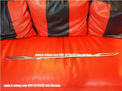 คิ้วฝาท้ายโครเมียมแบบมีทับทิมหลอกตรงรุ่น Honda City All New 2014