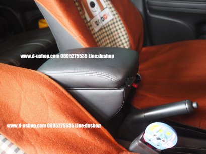 ท้าวแขนหนังดำด้ายแดง Honda BR-V 2016