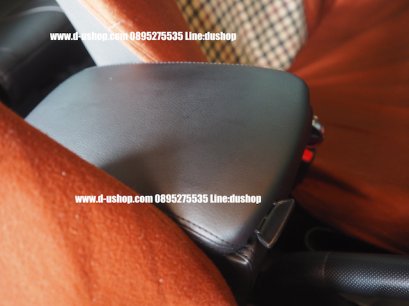 ท้าวแขนหนังดำด้ายแดง Honda BR-V 2016