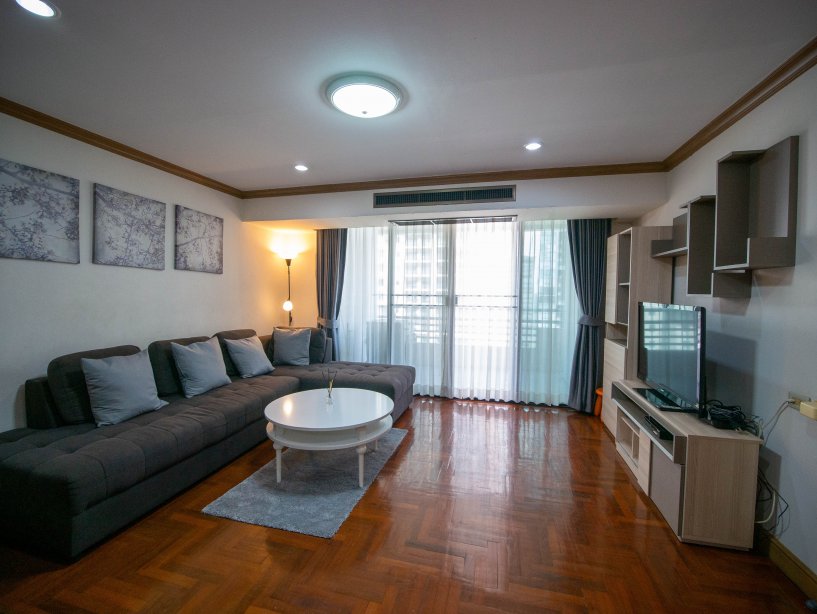 Best Price for very Spacious Room!! 91.46 Sq.m for SALE at Acadamia Grand Tower!! Walking Distance to BTS!!