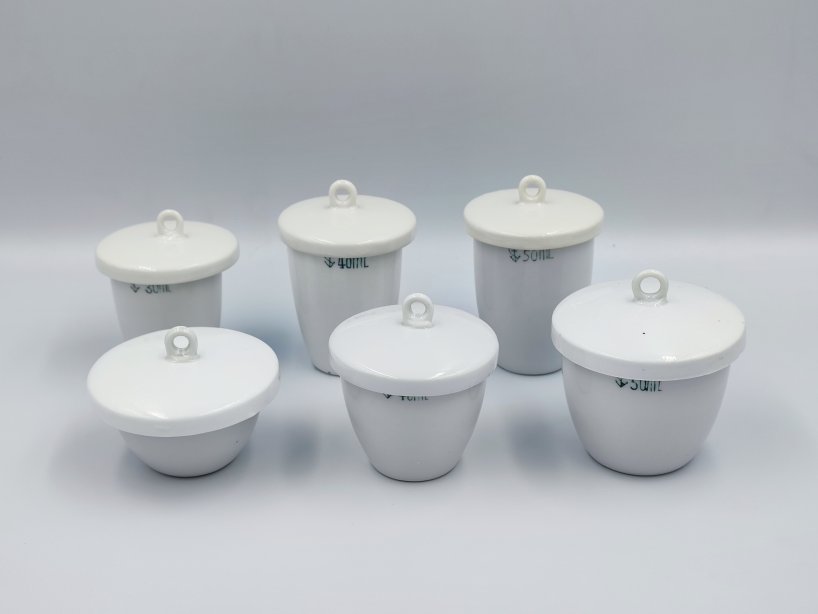 เบ้ากระเบื้องพร้อมฝา