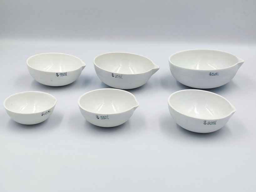 ถ้วยกระเบื้องก้นกลม