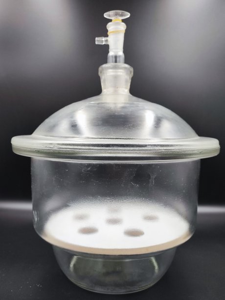 หม้อ(โถ)ดูดความชื้นแก้ว แบบ Vacuum (สูญญากาศ) ฝาปิดมีก๊อกสูญญากาศ