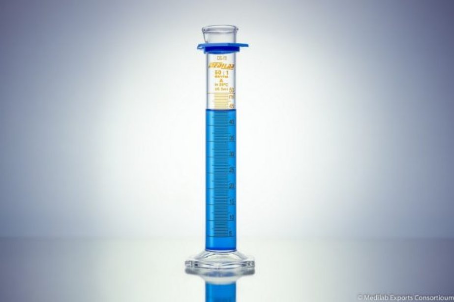 กระบอกตวงแก้วฐานเหลี่ยม Measuring Cylinder with spout&hexagonal base,Class A