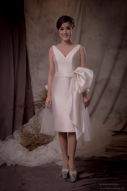 ชุดหมั้นเดรสสั้น สี OFF WHITE  ทรงสอบ Minimal  ชุดที่ 6  