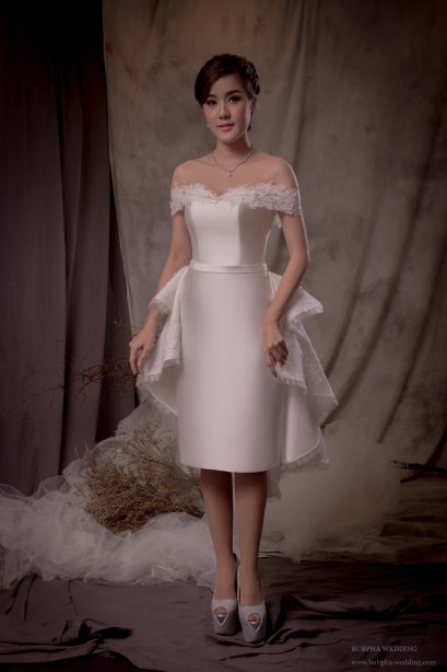 ชุดหมั้นเดรสสั้น สี OFF WHITE  ทรงสอบ Minimal  ชุดที่ 3  