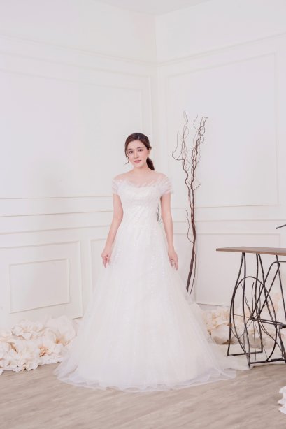 รวมชุดเดรสยาว ปักเส้น , ลูกไม้