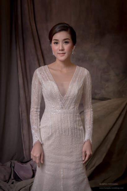 ชุดหมั้นเดรสยาว ลูกไม้ทั้งชุด ( ลูกไม้ปักเส้น )