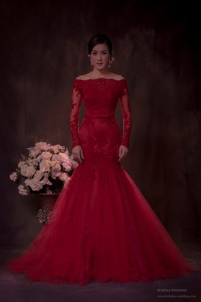 ชุดหมั้นเดรสยาว สีแดง  ชุดที่  13