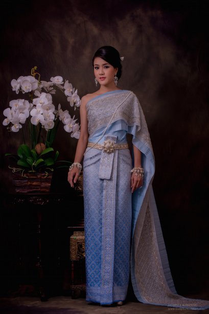 ชุดไทยผ้าโบราณแท้ สีฟ้า