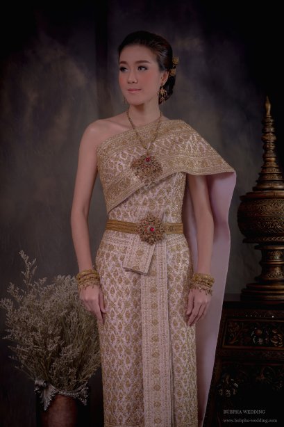 ชุดไทยผ้าโบราณ ปักทั้งชุด