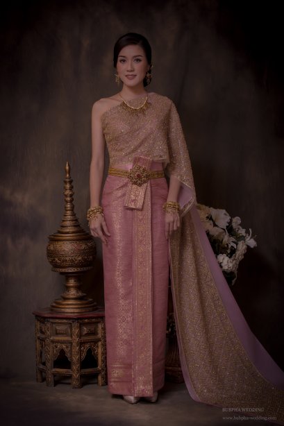 ชุดไทยผ้าโบราณเทียม สีชมพูเข้ม ชุดที่  2