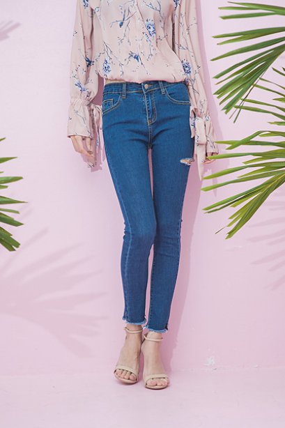 B10403 Side Ripped Straight Skinny