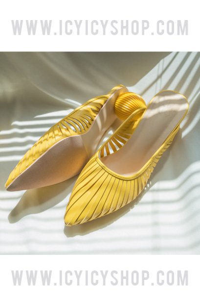 Olivia Sphere Flat Shoes