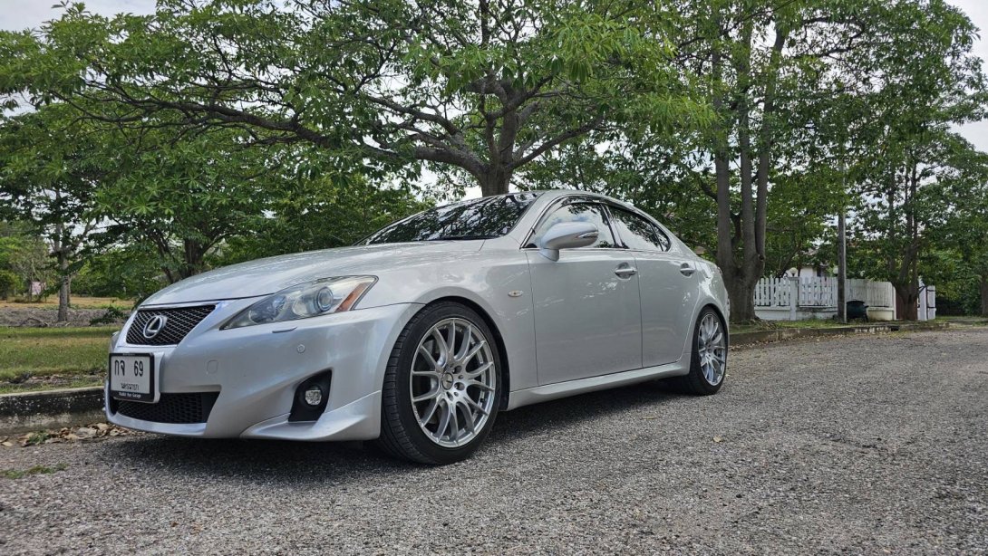 Lexus IS250 Premium ปี 2006 ราคาป้ายแดง 3.4 ล้านบาท