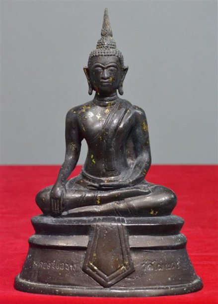 หลวงพ่อขาววัดไผ่แตรรุ่นแรกปี22   หน้าตัก5นิ้วดินไทย