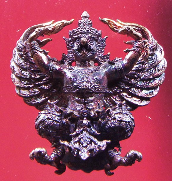 พญาครุฑ หลวงกุน อัคคปัญโญ จ.อุบลราชธานี เนื้อทองแดงผิวรุ้ง