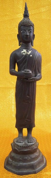 พระรัชกาล ปางอุ้มบาตร ดินไทย(อุ้มบาตรแปลกสะดุดตา) สูง15นิ้ว