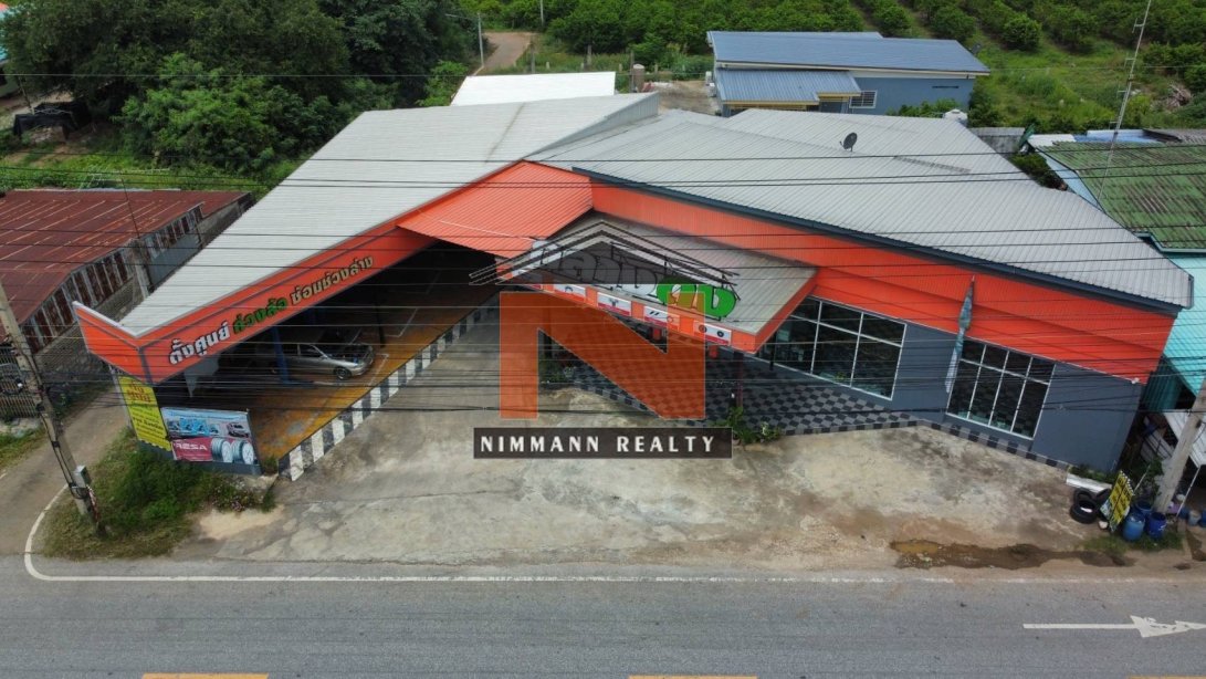 ที่ดินพร้อมกิจการร้านยางรถยนต์ติดถนนมิตรภาพ อำเภอปากช่อง