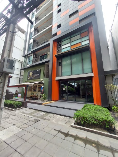 ฮิว สุขุมวิท 62/3