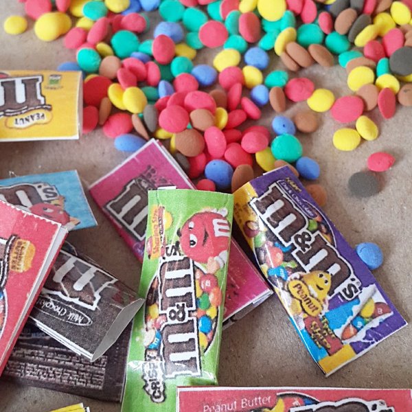 Details about   1/12 Scale Assorted M&M Sweet Packs set of 10 for Dollhouse * 